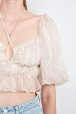 Load image into Gallery viewer, BUBBLE SLEEVE RUCHED CROP TOP
